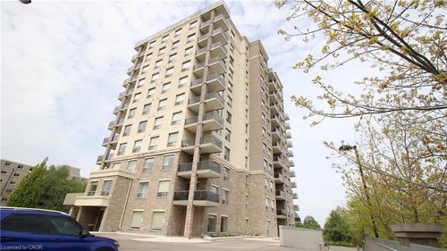 204-223 Erb Street, Waterloo, ON, N2L0B3 | Card Image
