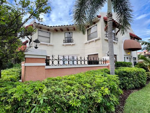 13 Uno Lago Dr, Juno Beach, FL, 33408-2661 | Card Image