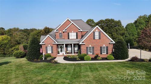 2400 Carriage Ln, Lincolnton, NC, 28092-5839 | Card Image