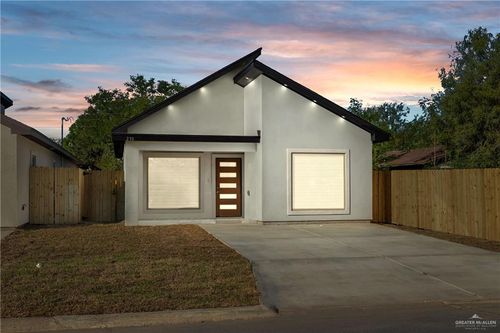 230 W Longoria Dr, Pharr, TX, 78577-9040 | Card Image