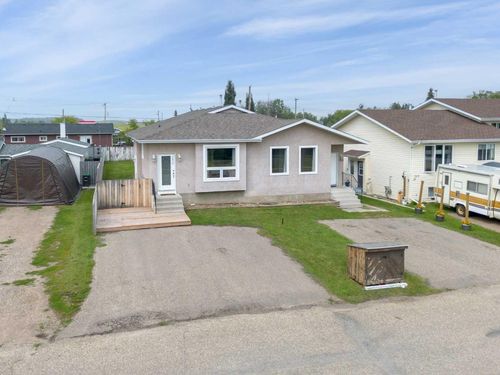 1810 26 Ave, Delburne, AB, T0M0V0 | Card Image