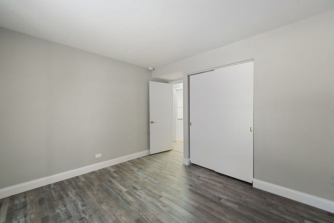 APT-102 - 5300 Carriageway Dr, Condo with 2 bedrooms, 1 bathrooms and 2 parking in Rolling Meadows IL | Image 11