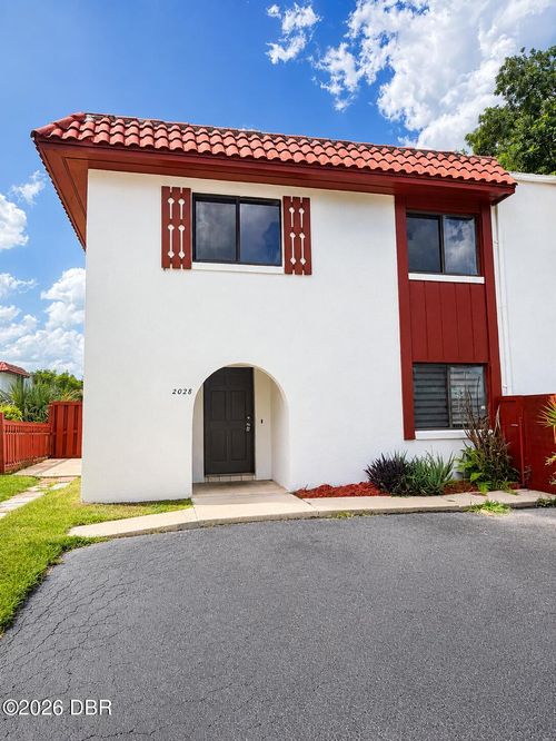 2028 Oak Meadow Cir, South Daytona, FL, 32119-2575 | Card Image