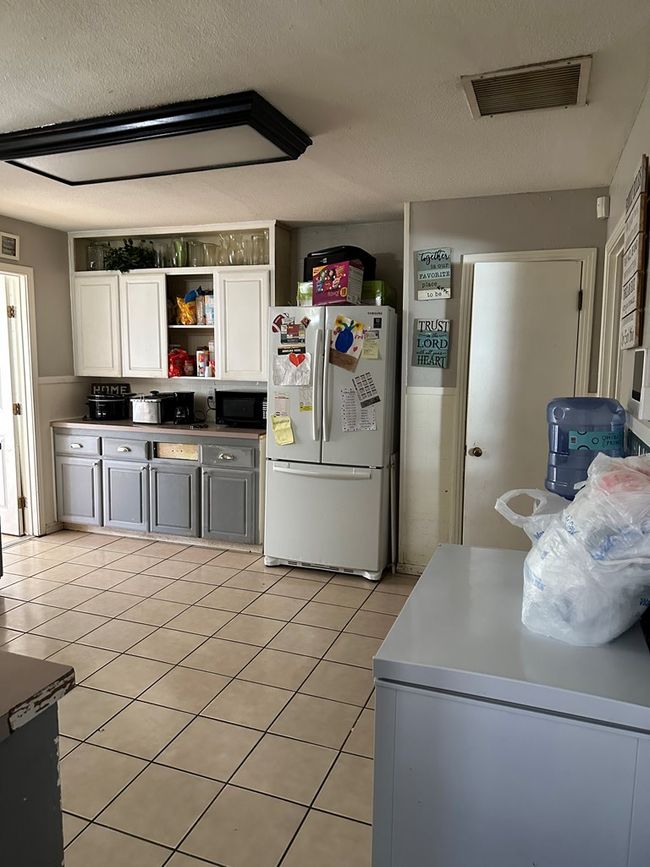 2812 Avenue V, House other with 4 bedrooms, 3 bathrooms and 2 parking in Snyder TX | Image 6