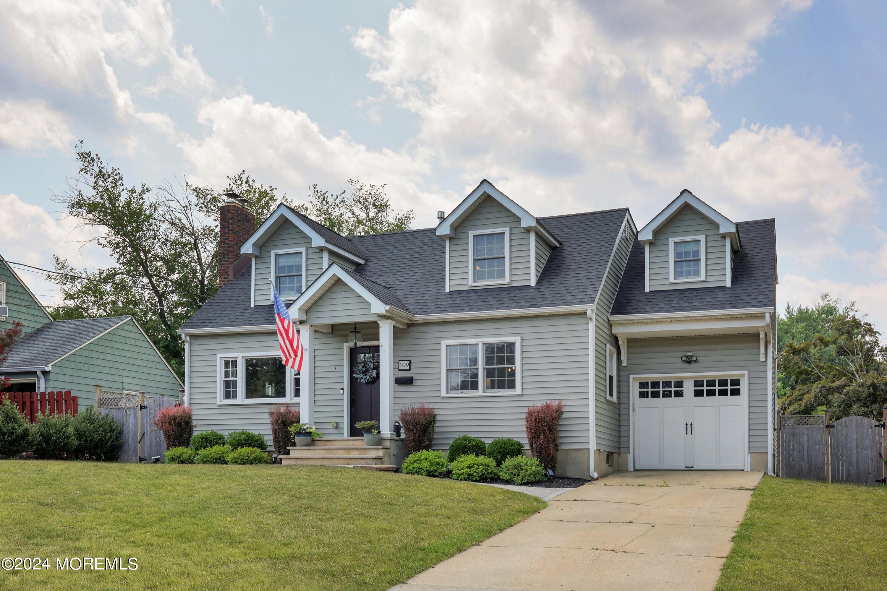 Robinson Pl, Shrewsbury, NJ 07702