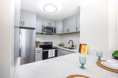 904-731 Amana St, Honolulu, HI, 96814-3218 | Card Image