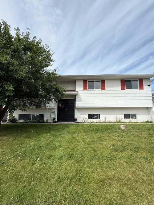 4704 57 Ave, Whitecourt, AB, T7S1B4 | Card Image