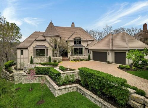 10504 S Highland Ln, Olathe, KS, 66061-7429 | Card Image