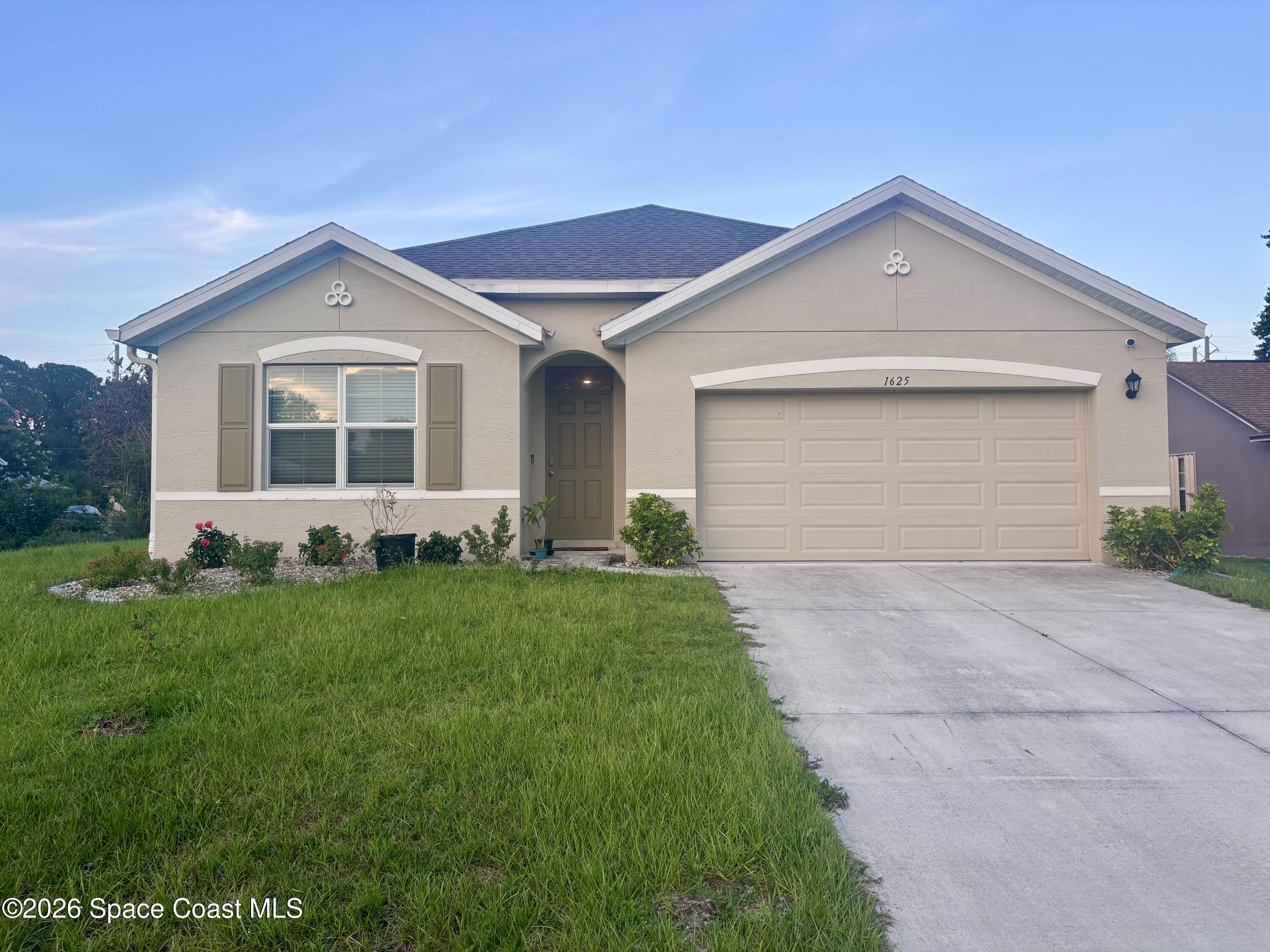 Residential Lease in Palm Bay