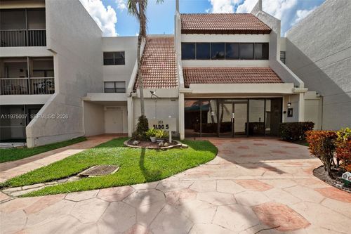 apt-204-303 Racquet Club Rd, Weston, FL, 33326-1104 | Card Image