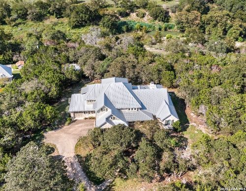 208 Hoskins Trl, Boerne, TX, 78006-7893 | Card Image