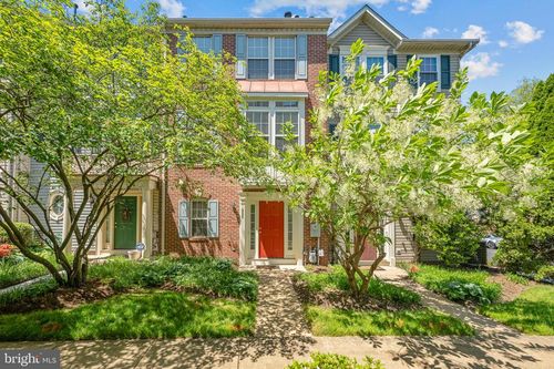 956 Harrison Cir, ALEXANDRIA, VA, 22304-7314 | Card Image