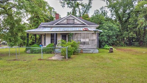 401 Lester St, Thomasville, GA, 31792-6574 | Card Image