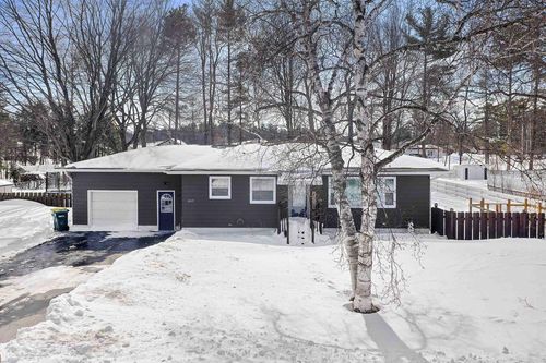 1017 Edgewood Circle, Marinette, WI, 54143 | Card Image