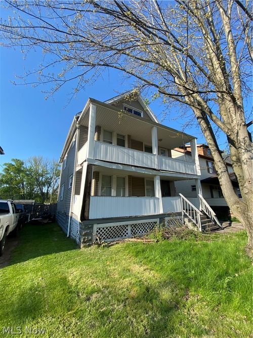 7813 Laumer Ave, Cleveland, OH, 44105-5917 | Card Image