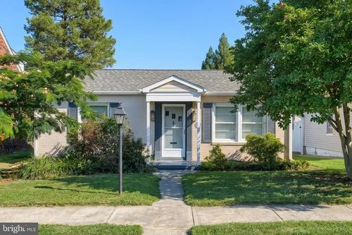 209 Penn St, HANOVER, PA, 17331-1948 | Card Image