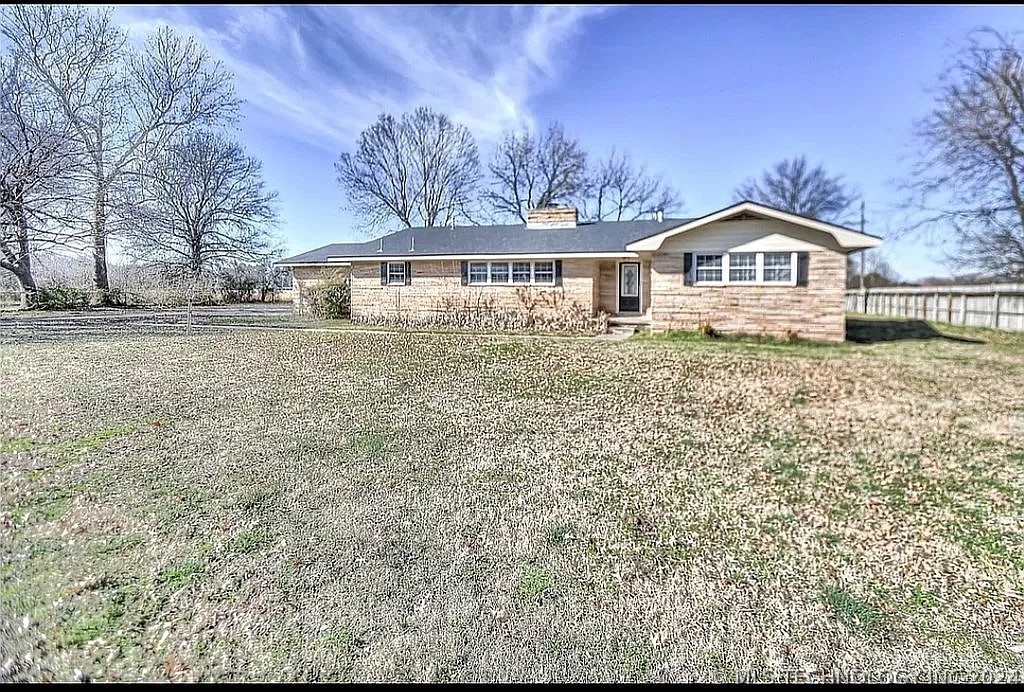 5th St, Pryor, OK 74361