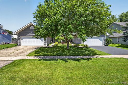 330 W Amie Ave, Hinckley, IL, 60520-9300 | Card Image
