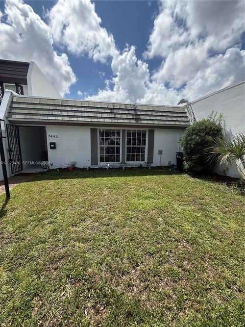 7443 Twin Sabal Dr, Miami Lakes, FL, 33014-2561 | Card Image