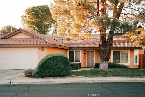418 Mount Baldy Cir, Ridgecrest, CA, 93555-3192 | Card Image