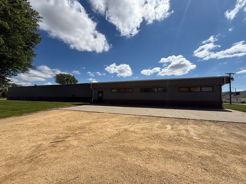 2417 260th Ave, De Witt, IA, 52742-9315 | Card Image