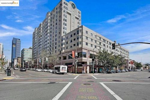 apt-627-988 Franklin St, Oakland, CA, 94607-4216 | Card Image