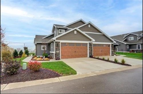 6533 Cortland Park Dr, Deforest, WI, 53532-9210 | Card Image