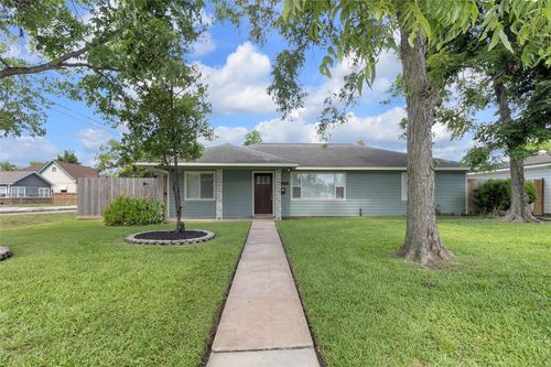 2934 Robertson St, Houston, TX, 77009-6943 | Card Image