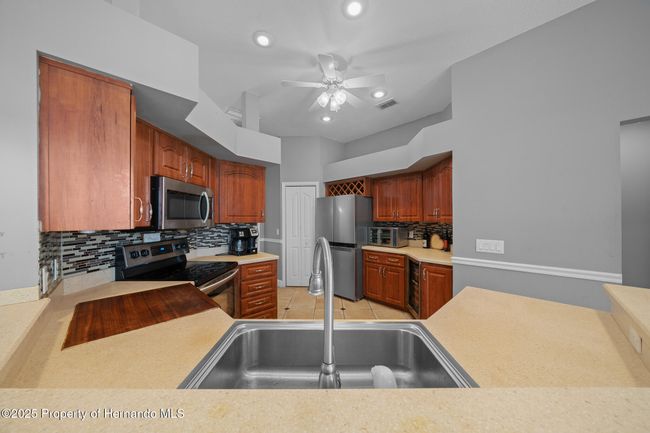 Kitchen | Image 13