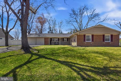 15 Club Ridge Ln, WILLINGBORO, NJ, 08046-3524 | Card Image