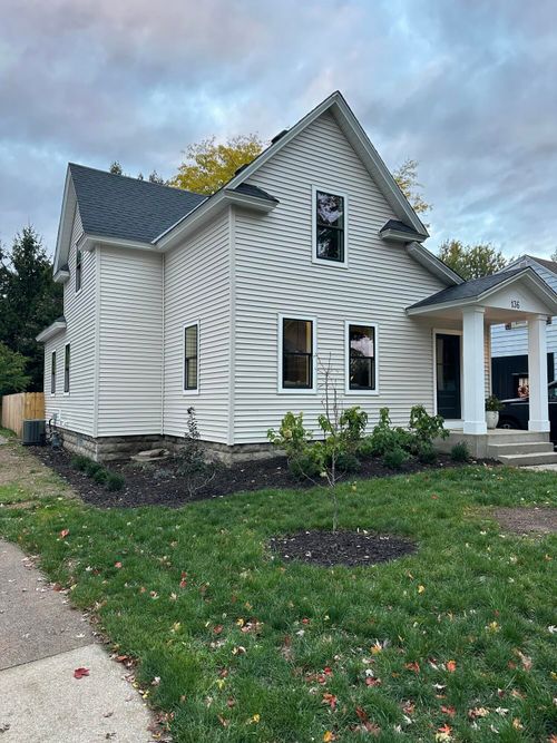 136 S Maple St, Zeeland, MI, 49464-1827 | Card Image