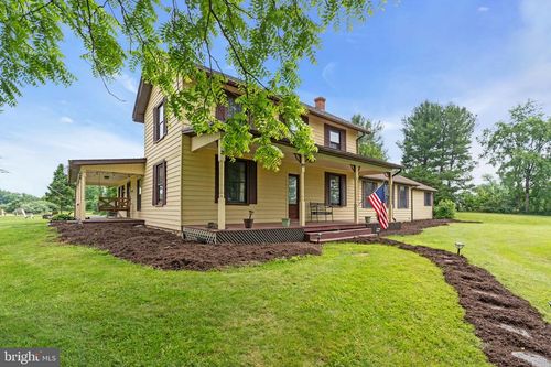 2072 Senseny Rd, BERRYVILLE, VA, 22611-3446 | Card Image