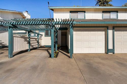 1123 S Pinkham St, Visalia, CA, 93292 | Card Image