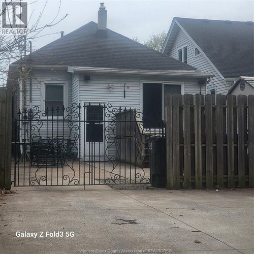back-2024 Ottawa St, Windsor, ON, N8Y1R7 | Card Image