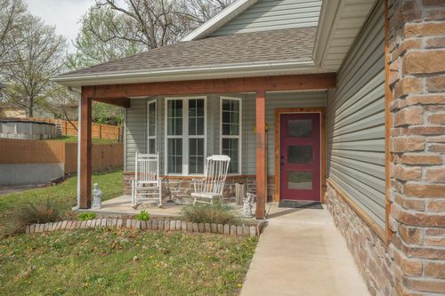 1704 Susan Pl, Neosho, MO, 64850-2852 | Card Image
