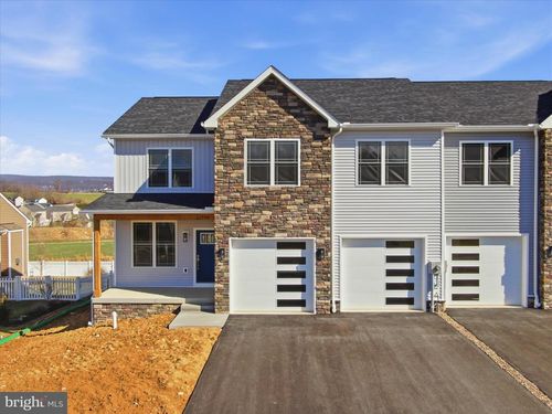 11816 Mystic Rock Ln S, Waynesboro, PA, 17268-8296 | Card Image