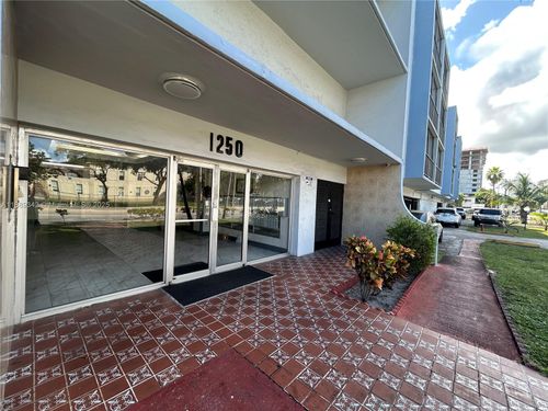 apt-220b-1250 Ne 125th St, North Miami, FL, 33161-5945 | Card Image
