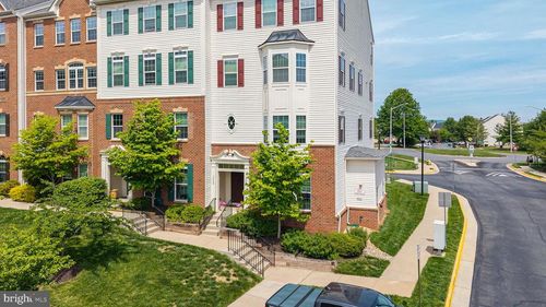 7300 Brunson Cir, GAINESVILLE, VA, 20155-4901 | Card Image