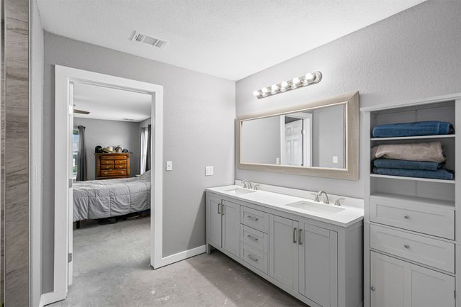 873 Hcr 1106, House other with 4 bedrooms, 3 bathrooms and null parking in Blum TX | Image 30
