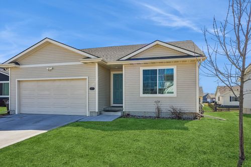 2371 Shadow Creek Cir, Des Moines, IA, 50320-4714 | Card Image
