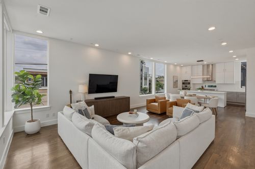 4751 Pacer Ct, Dallas, TX, 75204-1010 | Card Image