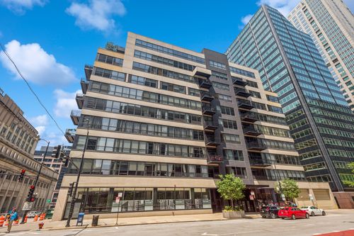 apt-210-130 S Canal St, Chicago, IL, 60606-3902 | Card Image