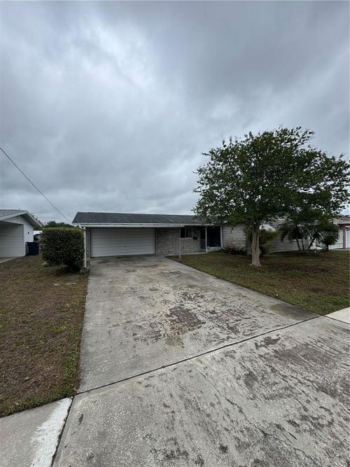 5813 Liverpool Drive, TAMPA, FL, 33615 | Card Image