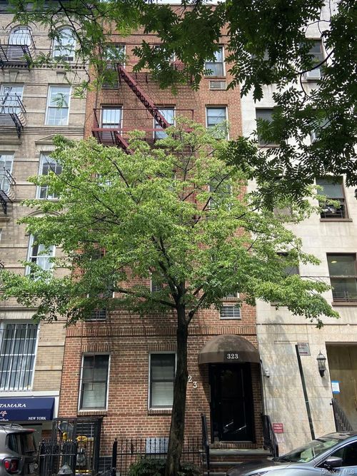 4a-323 E 75th St, New York, NY, 10021-3046 | Card Image