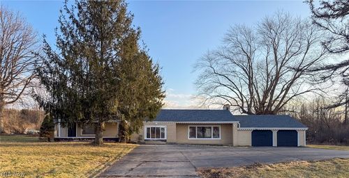 4055 Center Rd, Poland, OH, 44514-2218 | Card Image