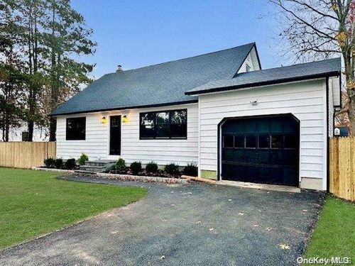 48 Arrowhead Drive, Shirley, NY, 11967 | Card Image