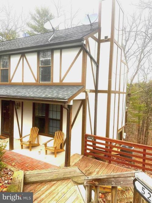 529 King St, Basye, VA, 22810-2068 | Card Image