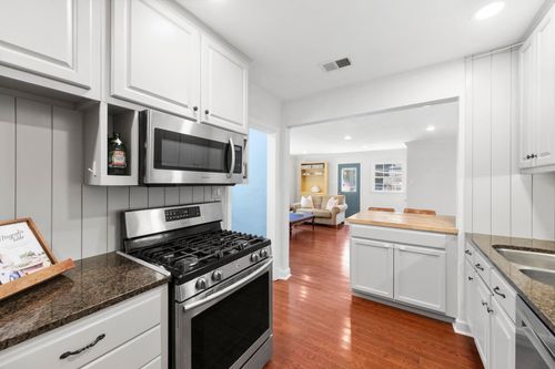 385 Holmes Cir, Memphis, TN, 38111-4411 | Card Image