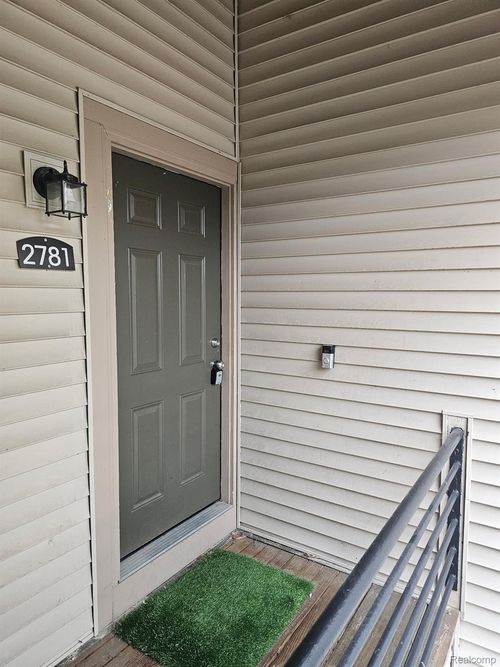 2781 Davison Avenue, Auburn Hills, MI, 48326 | Card Image