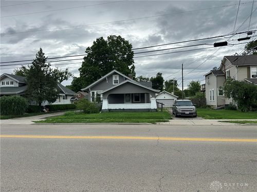 221 Main St, New Lebanon, OH, 45345-1421 | Card Image